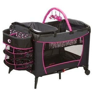 MINNIE MOUSE PLAY YARD